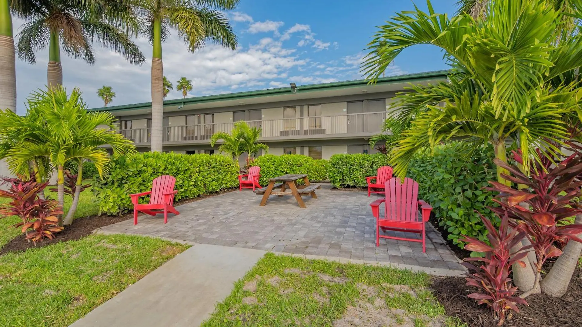 All-New Waterfront With Balcony,Pool,Tiki Bar,Gym Sarasota 0*,